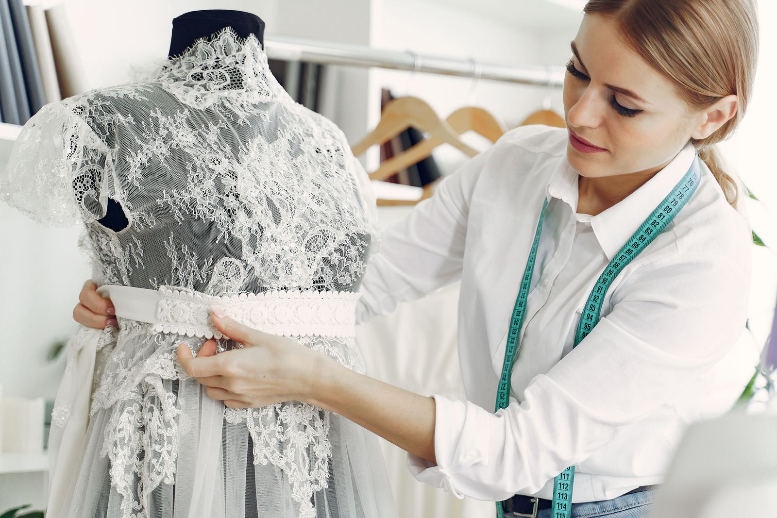 Bridal alterations: what happens at each fitting