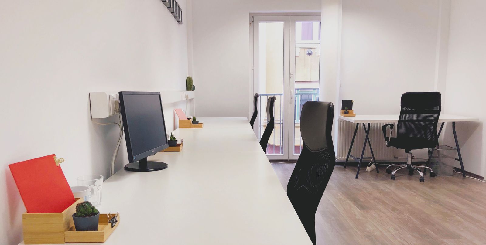 Hot desk or dedicated desk: which suits you?