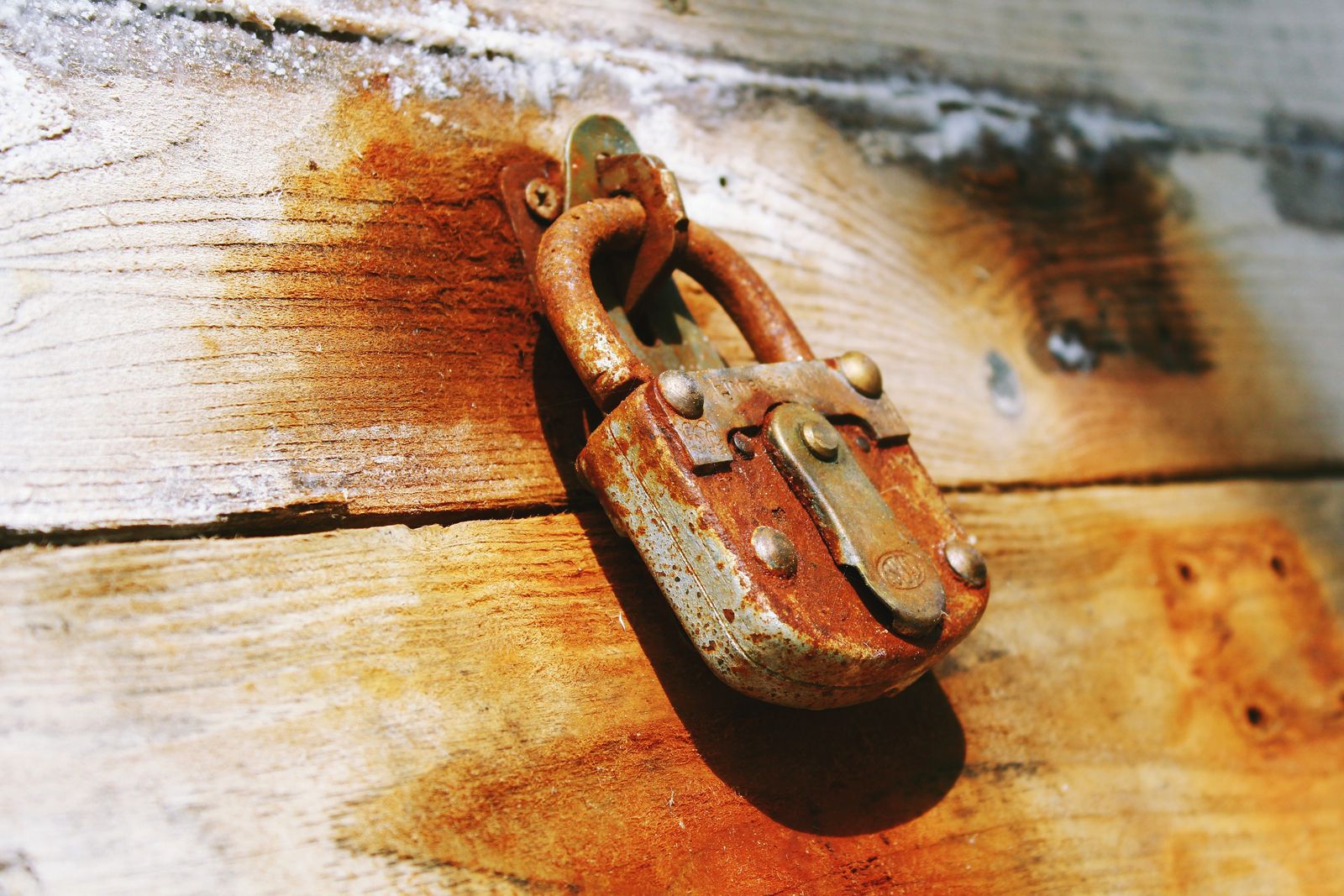 Stuck? How hints work in an escape room