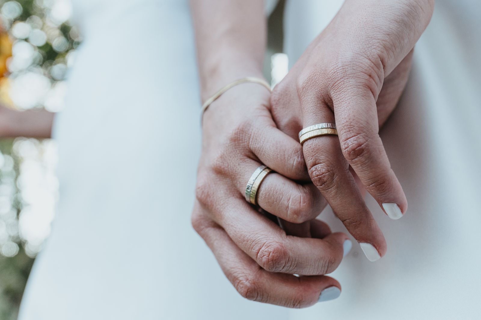 Choosing a wedding band to sit beside your engagement ring