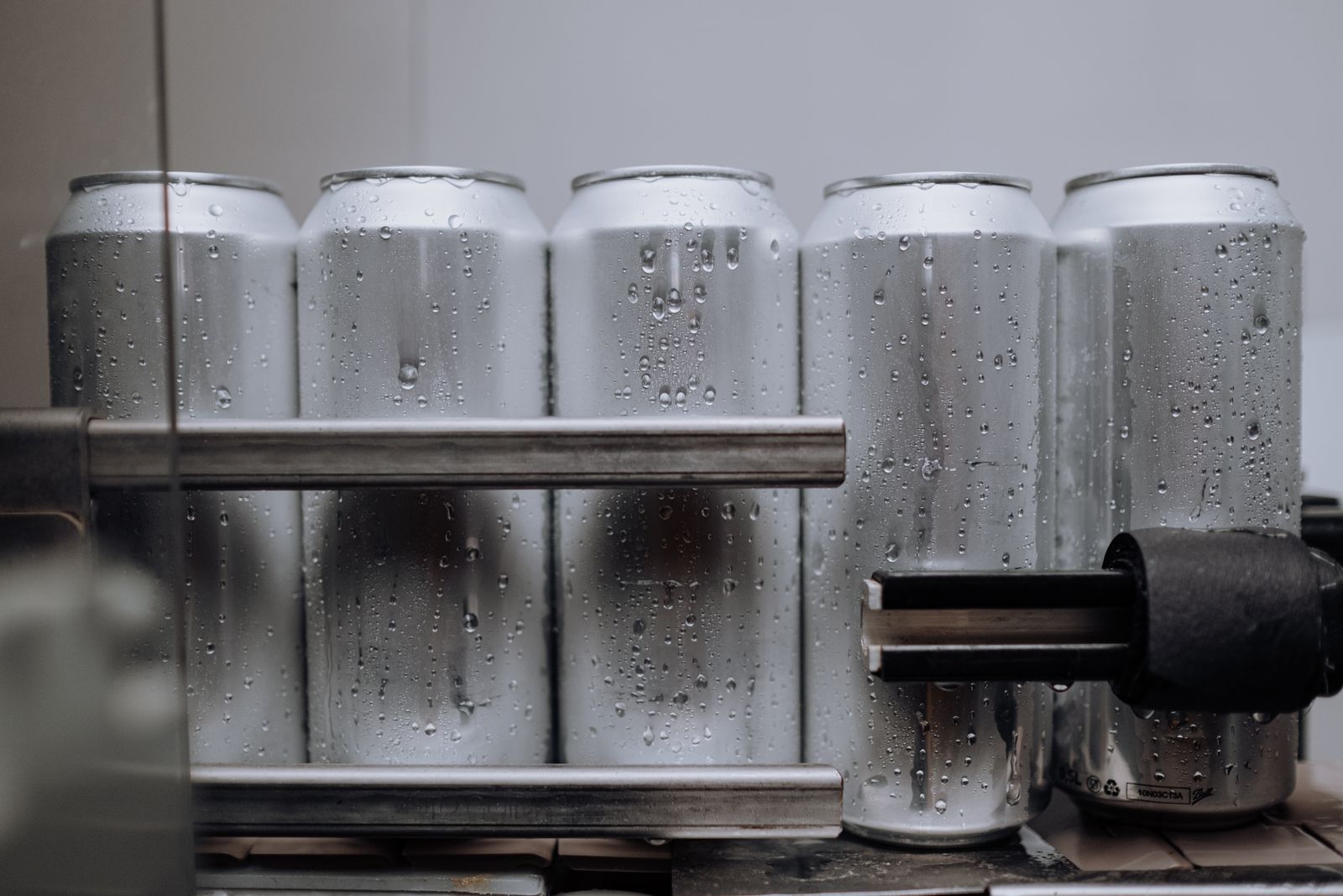 Growlers, crowlers and cans: keeping beer fresh to go