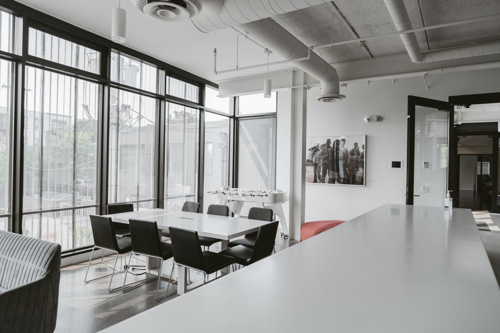 An office cleaning checklist for small businesses