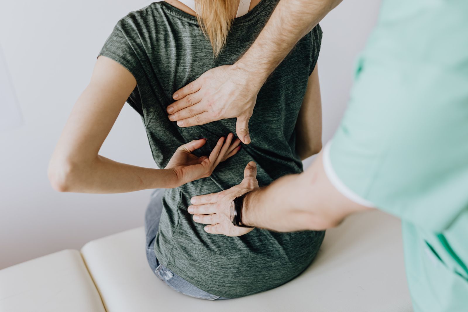 Back pain: when to see a chiropractor and when to see your doctor first