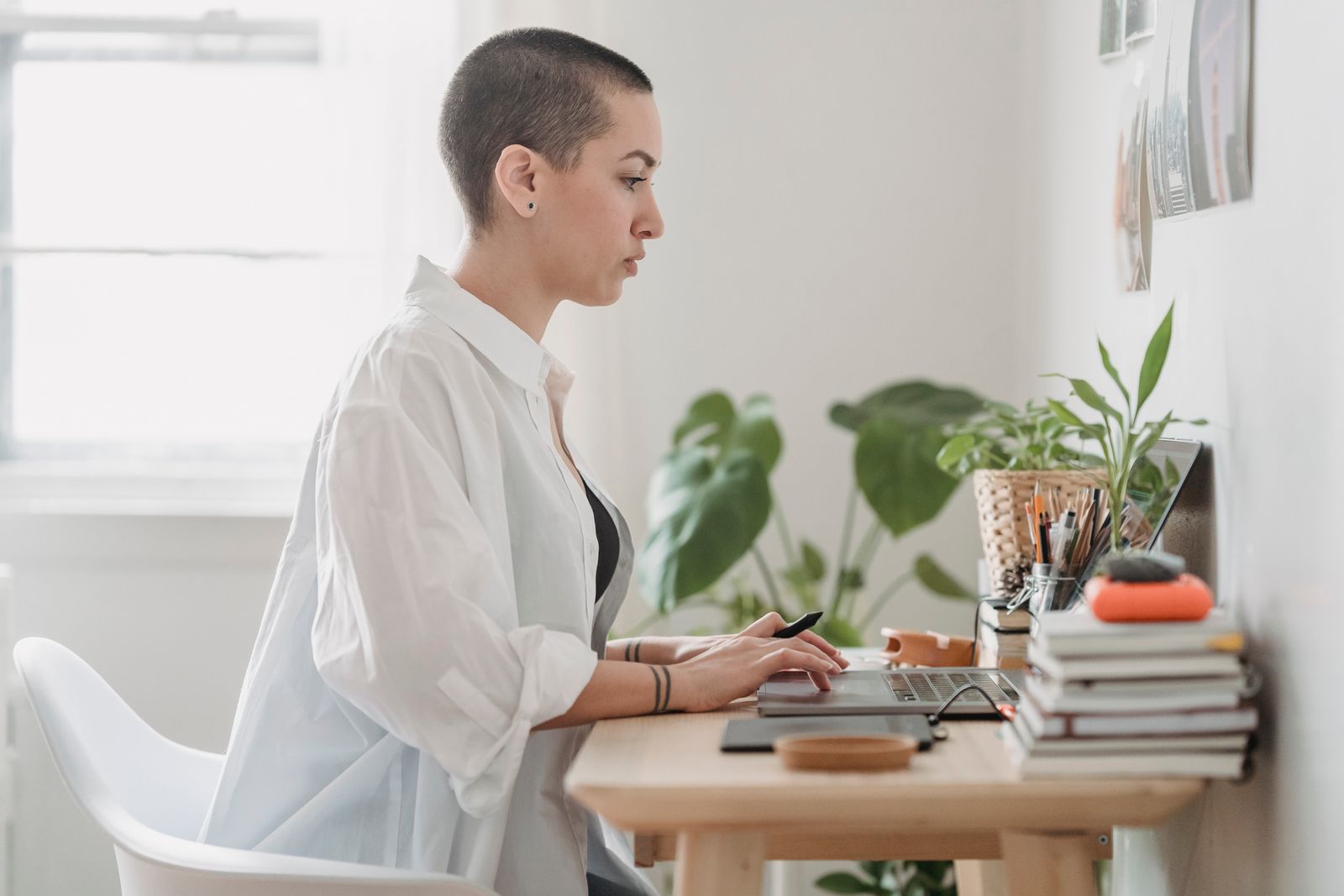Desk posture tips for a healthier back