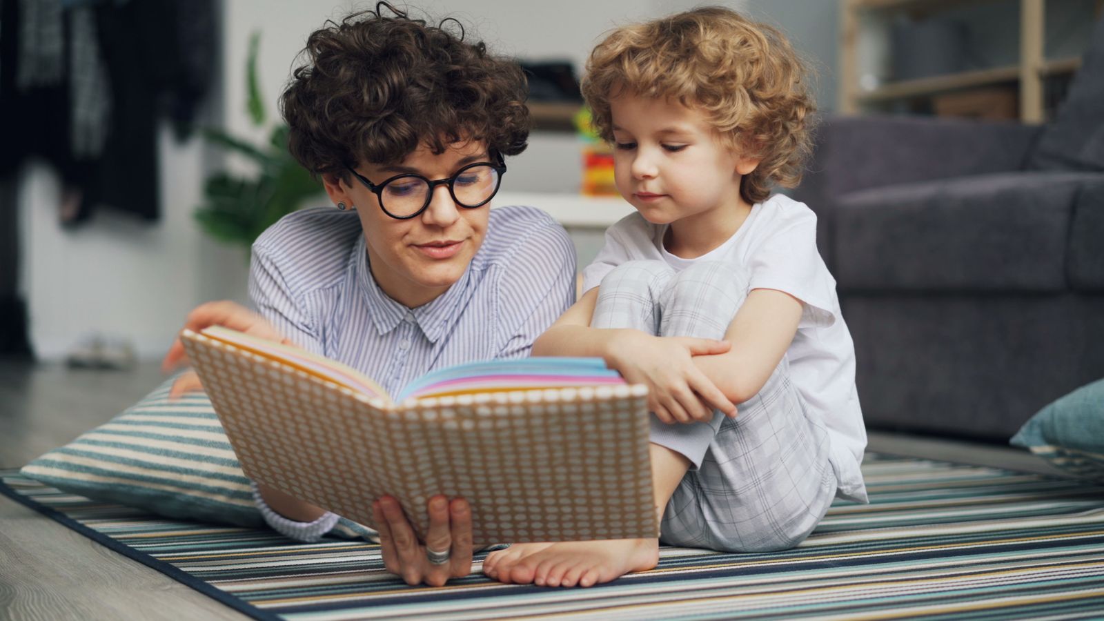 Reading at home: simple habits that build confident readers