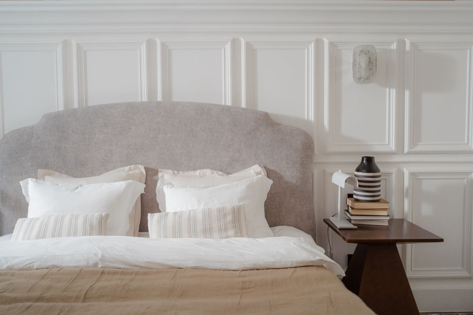 Calm main bedroom