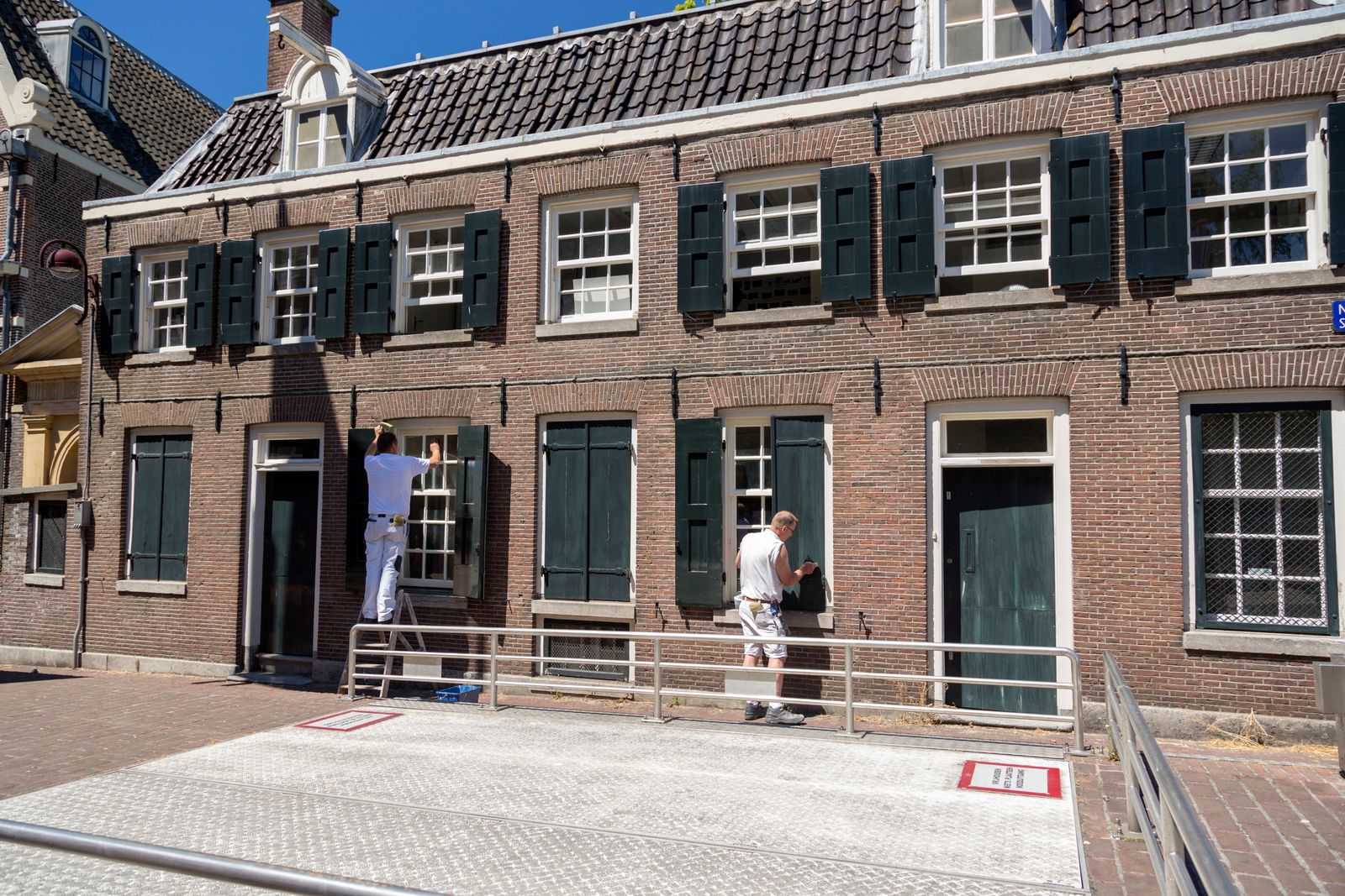 House front repaint