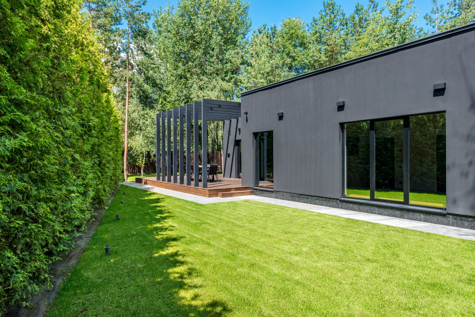 Pine Court House (sample project)
